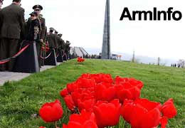 Swedish parliamentarians laid flowers to Armenian Genocide victims`  memorial 