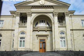 Parents protesting against murder of serviceman attempt to break into Government building