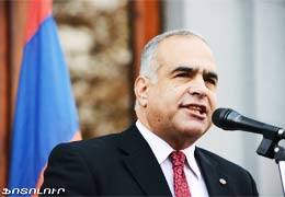 Raffi Hovannisian met with Seyran Ohanyan and Aram Sargsyan