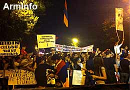 Собравшиеся на проспекте Баграмяна активисты проведут шествие по улицам Еревана