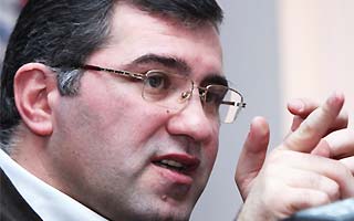 Armen Martirosyan: Hovik Abrahamyan`s resignation is an attempt to  throw dust in eyes of Armenian society 