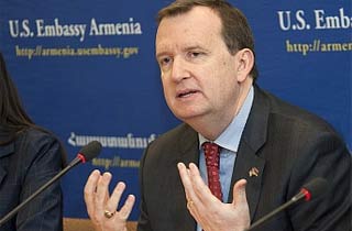 Ричард Миллз: Правительство Армении зафиксировало существенный прогресс в сфере защиты прав человека