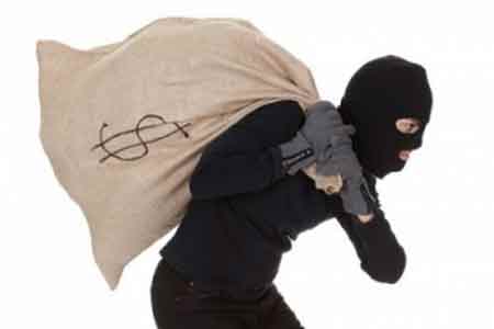 Three masked criminals robbed "Flash" gas station in Yerevan