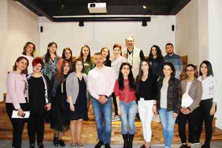 Beeline Armenia CEO delivers a lecture for PR School students