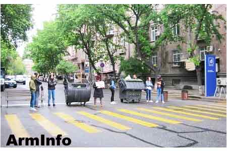 «Քայլ արա` մերժիր Սերժին՚ ակցիայի մասնակիցները կաթվածահար են արել փողոցային երթևեկությունը Երևանում