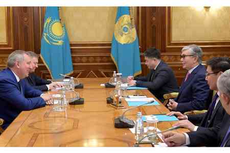 Президент Казахстана принял главу Роскосмоса