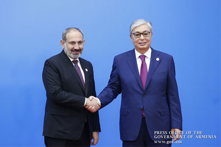 Ղազախստանի նախագահն ու Հայաստանի վարչապետը քննարկել են տարածաշրջանային կայունության և անվտանգության հարցեր