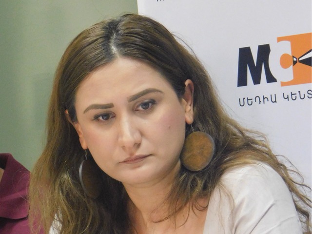 Parliamentarian:, First one should try to to unhook  the trailer  braking Armenia