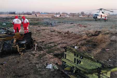 На борту разбившегося в Тегеране украинского самолета было 180 человек, все погибли