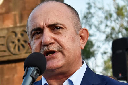 Айк Ханумян: Самвел Бабаян готов принять власть в Арцахе и повести переговоры с Азербайджаном
