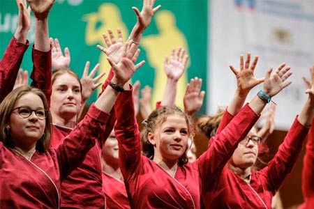 Համբուրգի աղջիկների երգչախումբը  գալիս է Հայաստան