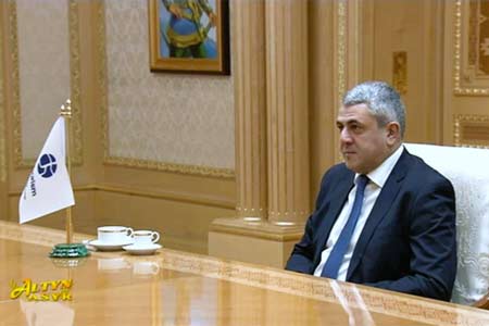 Сердар Бердымухамедов встретился с генеральным секретарем ООН по туризму