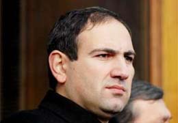 Оппозиционный депутат недоволен ответами главы МИД на вопросы относительно вступления Армении в Таможенный союз