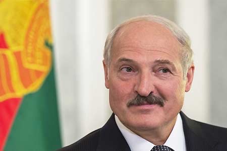 Лукашенко напомнил белорусам о конфликтах в постсоветских странах: Сегодня еще полыхает Кавказ, армяне с азербайджанцами воюют, не могут договориться