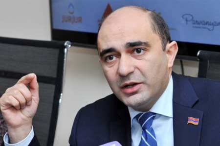 Эдмон Марукян обеспокоен судьбой бывших сотрудников Арминкассации