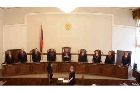 Конституционный суд Армении сегодня должен избрать нового председателя