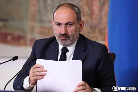 Nikol Pashinyan offered his support to Michel Aoun to overcome  consequences of devastating explosion in Beirut