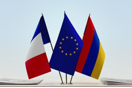 Франция поддерживает переговоры между Арменией и Азербайджаном – МИД   