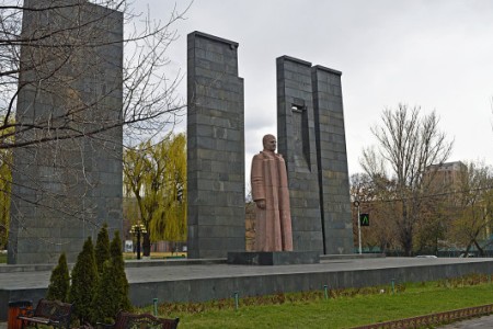 Будет отреставрирован памятник Александру Мясникяну в Ереване