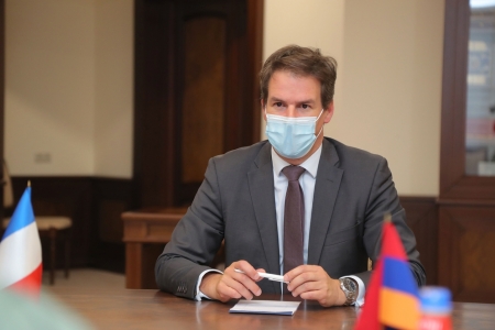Джонатан Лакот: Франция внедряет структурированную систему помощи армянскому населению, пострадавшему от карабахского конфликта