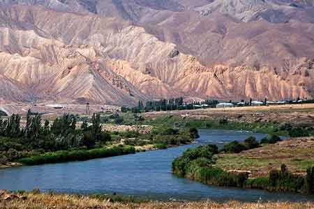 Компании, занимающиеся добычей полезных ископаемых в Араратской области, обвиняются в нарушении русла реки Аракс