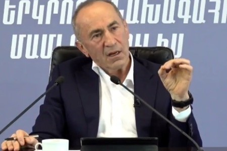 Роберт Кочарян: шантажирует войной человек, в бытность премьер-министром которого была катастрофическая для Армении война