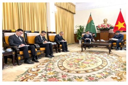 Делегация Tуркменистана встретилась в Xаное с первым заместителем министра иностранных дел Bьетнама
