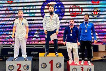 Сборная Союза каратэ Армении вернулась из Румынии с медалями
