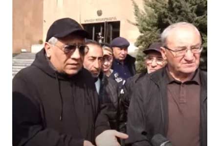Жители улицы Львовяна, чьи дома хотят снести по решению городских властей, добились встречи с вице-мэром