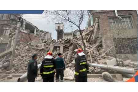 Building collapses in Yerevan
