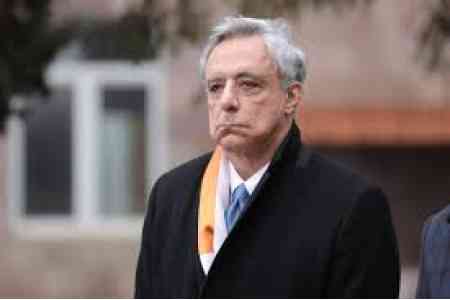 Transfer of sovereign territories under complete control of third  country and granting of concession to third party incomparable -  ex-FM