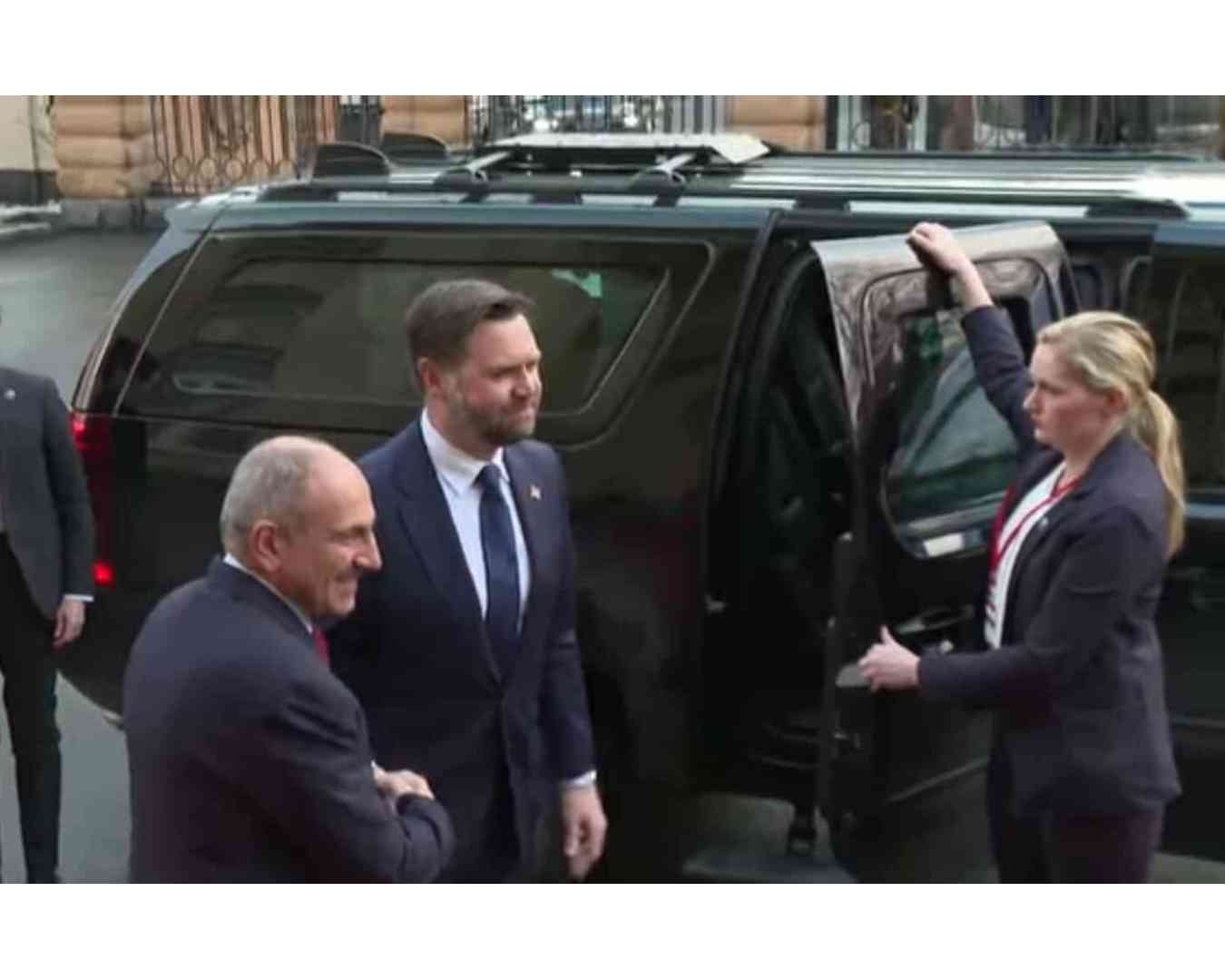 В Ереване прошли переговоры Пашинян-Вэнс