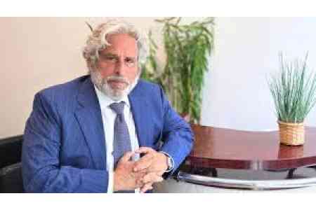 Catholicos of All Armenians receives international lawyer Robert  Amsterdam