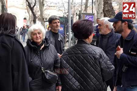 Relatives of deceased servicemen file criminal complaint with   Prosecutor General`s Office of Armenia against Pashinyan