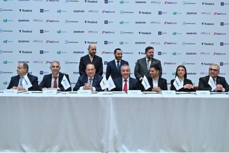For the first time in the history of the Armenian banking system, six financial institutions have united to provide $300 million in financing for the Firebird AI megaproject