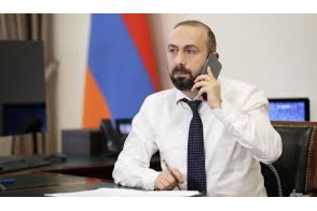 Глава МИД Армении созвонился с верховным представителем ЕС