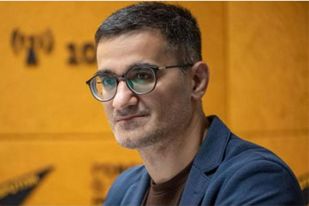 Политолог предполагает: "За спиной Армении соседние страны претендуют на установление контроля над армянскими железными дорогами"