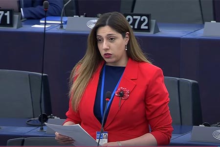 Соратник Пашиняна с трибуны ПАСЕ обвинила ААЦ в обслуживании интересов третьих стран и похвасталась миром между Ереваном и Баку