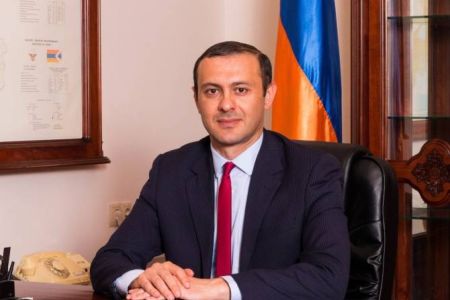 Секретарь Совбеза Армении в Дельфы примет участие в дискуссиях с чиновниками из Азербайджана и Молдовы