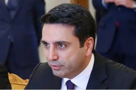 Ален Симонян обратил внимание делегации Сената Франции на проблему военнопленных, удерживаемых в Азербайджане