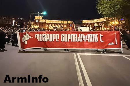 С Площади Республики в Ереване стартовало традиционное факельное шествие по случаю 111-ой годовщины Геноцида армян