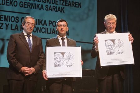Пашиняна и Алиева наградили премией "Герника"