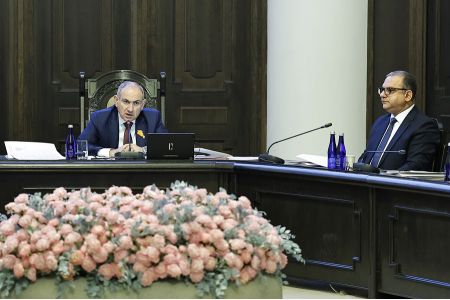 Премьер-министр РА и большая часть членов правительства Армении на период предвыборной агитации уйдут в отпуска