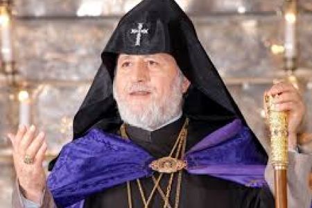 Karekin II discusses Armenian authorities` campaign against Church  with Amsterdam
