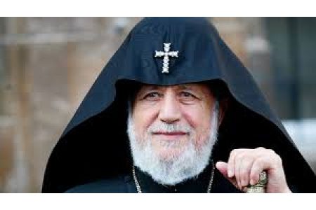 Гарегин II поздравил армянский народ с Победной во Второй мировой войне и с героической битвой за Арцах