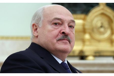 Lukashenko congratulates CIS leaders on Victory Day