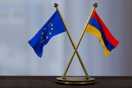 СМИ: ЕС будет принуждать Армению к установлению визового режима с Россией