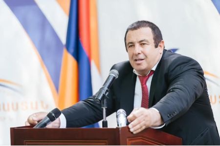 После корректировки ЦИК Армении данных с выборов партия Царукяна не прошла порог в 4% для вхождения в парламент
