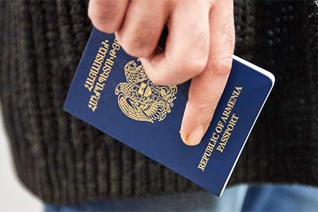 МВД: гражданство Армении уже получили 27296 вынужденных переселенцев из Нагорного Карабаха