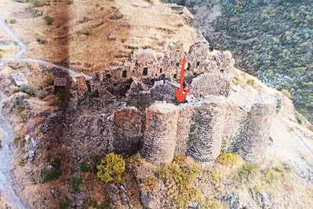 Fragments of "Tama" game and Queen Tamar coin discovered at Amberd Fortress